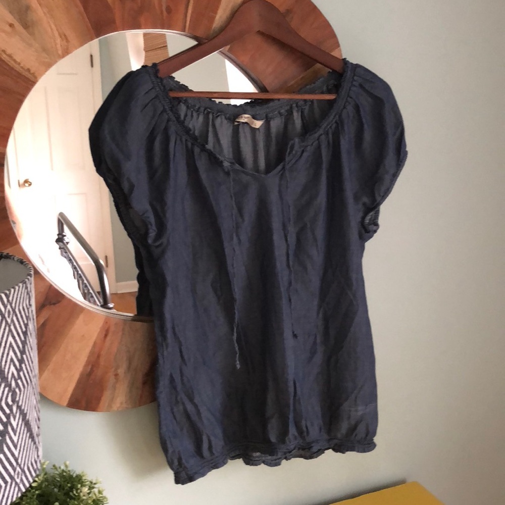 Old Navy chambray short sleeve top